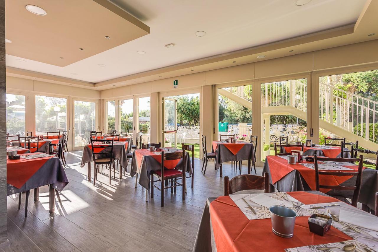 Hotel Buenos Aires Cervia Exterior photo